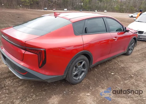 2025 Kia K4 Lxs z USA, uszkodzony, nr VIN 3KPFT4DE5SE154857